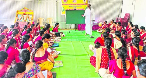 నైపుణ్యాలు బోధించాలి
