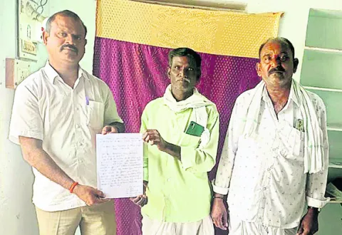 ఎడారి దేశంలో చిక్కుకున్న జిల్లావాసి