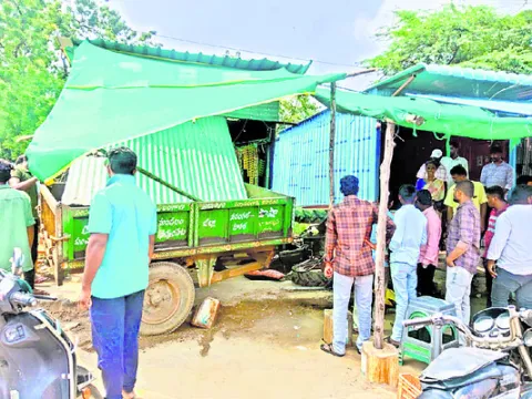 ఎరువులు అధిక ధరలకు  విక్రయిస్తే చర్యలు