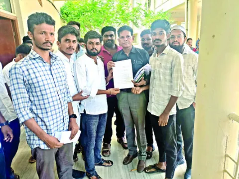 వర్సిటీ సమస్యలు పరిష్కరించాలి 