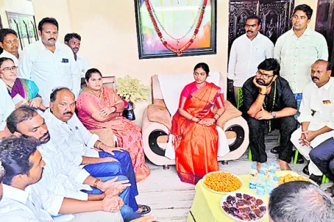 రాష్ట్రంలో నారావారి రాజ్యాంగం నడుస్తోంది