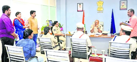 ఎస్పీ కార్యాలయంలో డీఐజీ తనిఖీలు 
