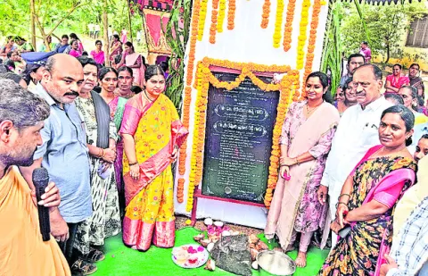 మహిళలు ఆకాశమే హద్దుగా ఎదగాలి