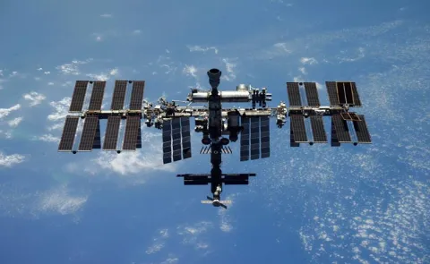 Traffic at the International Space Station 15