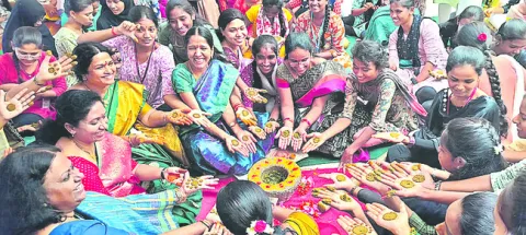 – గన్నె తిరుపతి రెడ్డి, దుబ్బాక / రాంచర్ల వేణుగోపాల్‌ ర