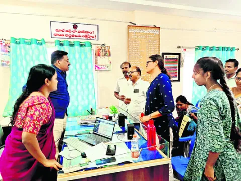 బాలిక హత్య కేసులో పోలీసుల తాత్సారం 