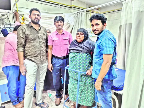 జేబీ ఆసుపత్రిలో ట్యూమర్‌ ప్రాసెస్‌ సర్జరీ విజయవంతం 