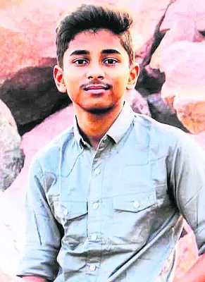 సెలవుల్లో ఇంటికి వచ్చి మృత్యుఒడిలోకి