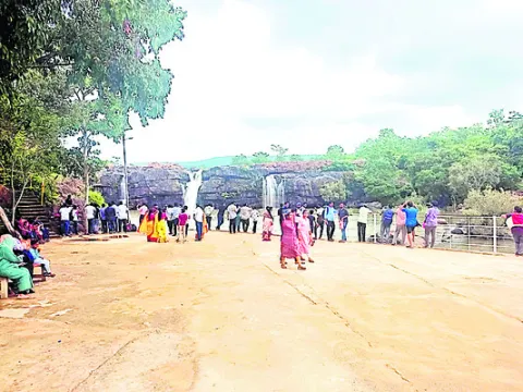 మొన్న