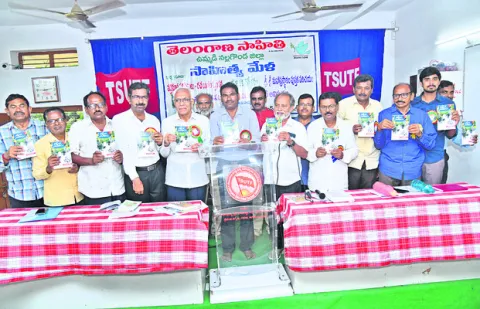 యువతరం.. సాహిత్యంలో రాణించాలి