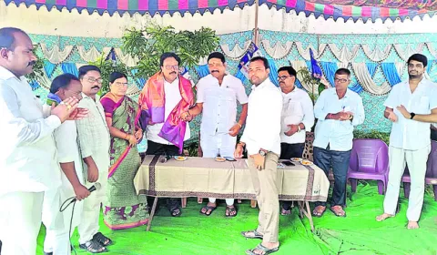 ఎమ్మెల్సీ పెనుమత్సకు అభినందనల వెల్లువ 