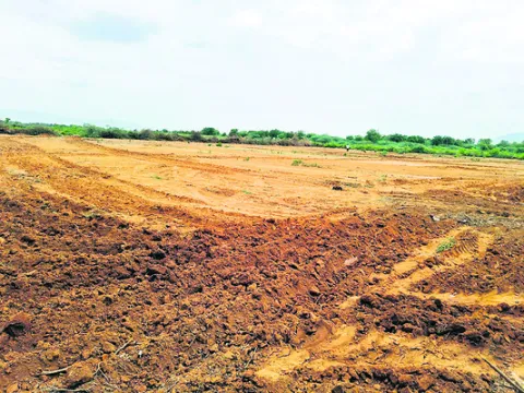 దర్జాగా ప్రభుత్వ భూమి కబ్జా 