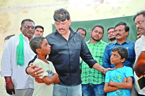 వ్యక్తిత్వ వికాస  తరగతులు నిర్వహించాలి 