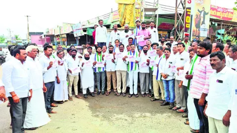 అక్రమ కేసులతో పోరాటాలను ఆపలేరు 