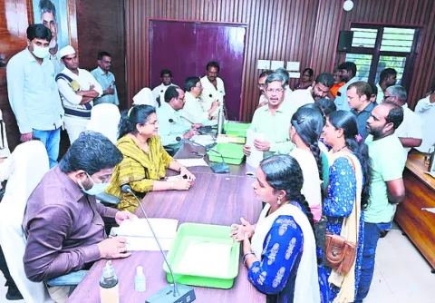వృద్ధుల సంరక్షణ పిల్లల బాధ్యత 