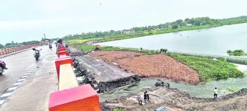 చెక్‌డ్యామ్‌ ఎత్తు తగ్గింపు పనులు ప్రారంభం