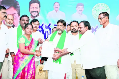 రేషన్‌కార్డులతో ఆహారభద్రత