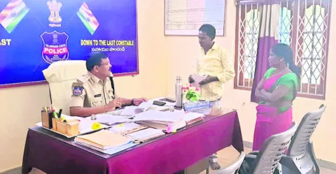 ప్రజావాణి ఫిర్యాదులు త్వరగా పరిష్కరించాలి 