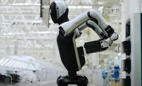 Walker S2: Humanoid Robot Capable of Autonomous Battery Swapping