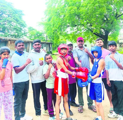 రాష్ట్రస్థాయి బాక్సింగ్‌  పోటీలకు ఎంపిక
