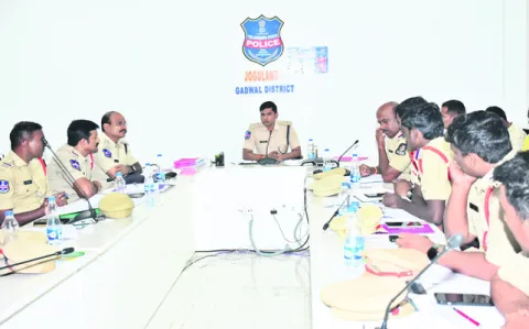 శాంతిభద్రతలకు విఘాతం కలిగిస్తే చర్యలు 
