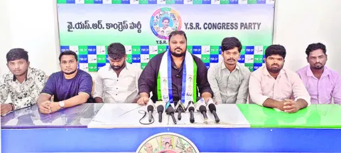 ఎమ్మెల్యే, ఆమె భర్త అండతోనే తిరుమలేష్‌ అవినీతి అక్రమాలు