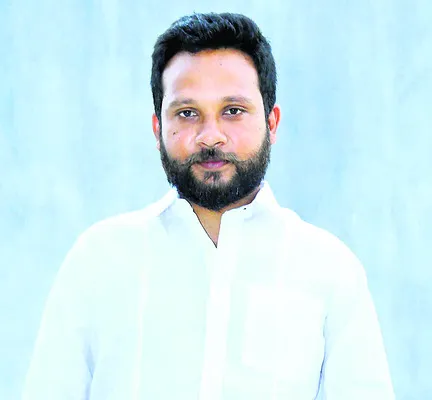 ప్రజల దృష్టిని మళ్లించేందుకే అక్రమ అరెస్టులు 
