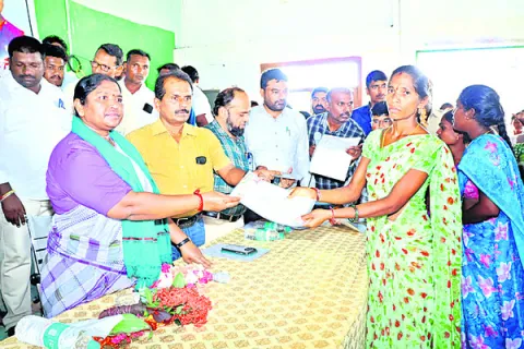 అర్హులందరికీ రేషన్‌కార్డులు