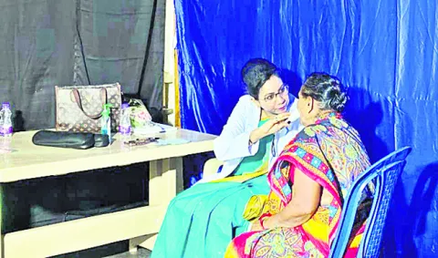 125 మందికి కంటి వైద్య పరీక్షలు 