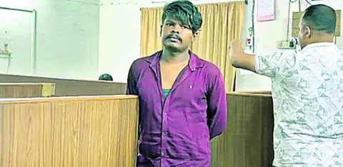మైనర్‌ బాలికపై లైంగిక దాడి 
