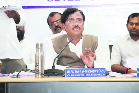 4 గంటలు.. 22 శాఖలు