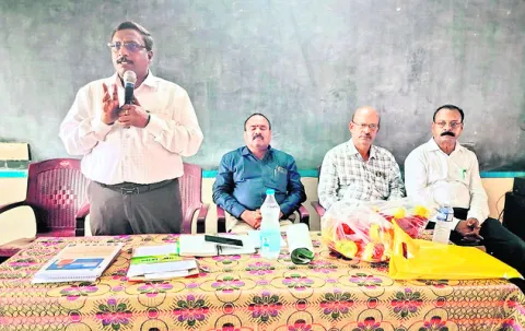 సమష్టిగా పనిచేయాలి 