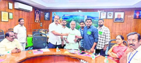 ఎస్వీయూ స్నాతకోత్సవం నిర్వహించండి 