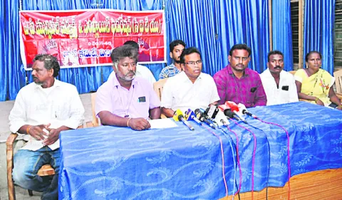 మునిసిపల్‌ కార్మికుల సమ్మె వాయిదా 