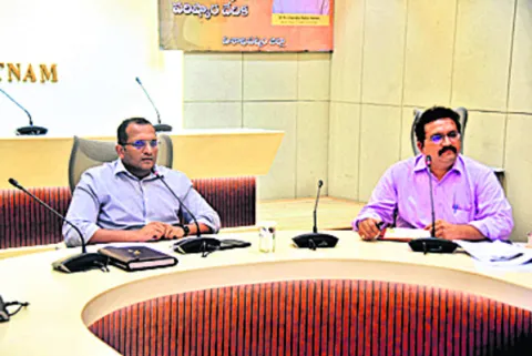 పరిశ్రమల్లో భద్రతా ప్రమాణాలు పాటించాల్సిందే.. 