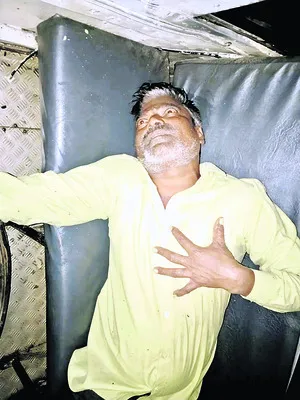 తృటిలో తప్పిన  ప్రమాదం 