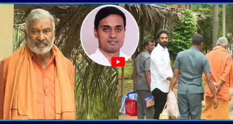 Peddireddy Ramachandra Reddy Meets Mithun Reddy In Rajahmundry Central Jail 1
