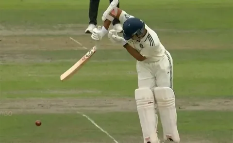 ENG VS IND 4th Test Day 1: Chris Woakes Breaks Yashasvi Jaiswal's Bat With Lethal Delivery