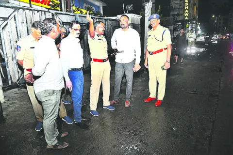 వర్షం నీరు నిలవకుండా చర్యలు తీసుకోవాలి 