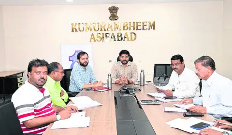 ప్రతీరోజు ఒక పాఠశాలను సందర్శించాలి