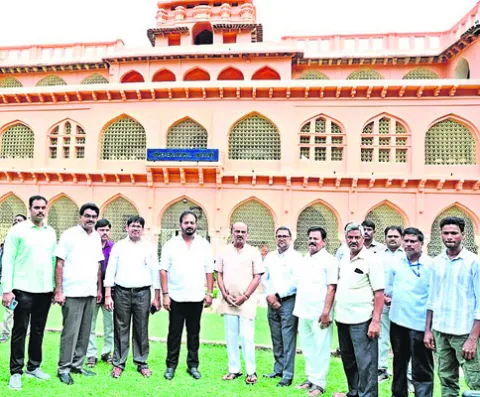 చంద్రగిరి కోటలో  అసెంబ్లీ స్పీకర్‌ 