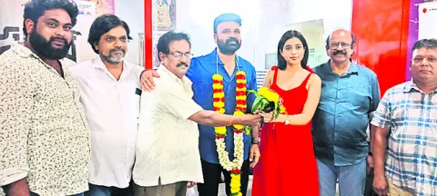 ‘రాజు గాని సవాల్‌’ చిత్ర బృందం సందడి 