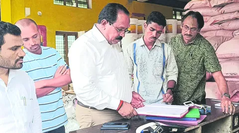 జిల్లాలో ఎరువుల కొరత లేదు