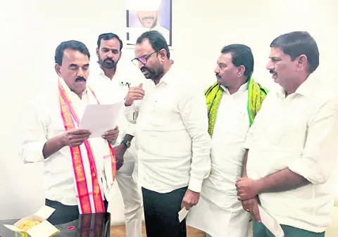 ఆయిల్‌పామ్‌ పరిశ్రమ ఏర్పాటు చేయాలి
