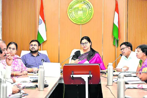 వనమహోత్సవాన్ని సక్సెస్‌ చేయాలి