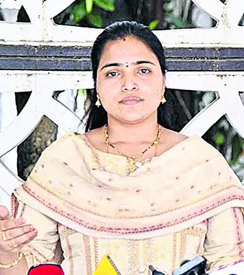 నూరుశాతం ఉద్యోగాల జీవో వెంటనే తేవాలి 