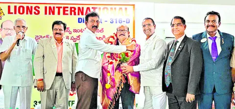 లయన్స్‌ క్లబ్‌ సేవలు స్ఫూర్తిదాయకం 