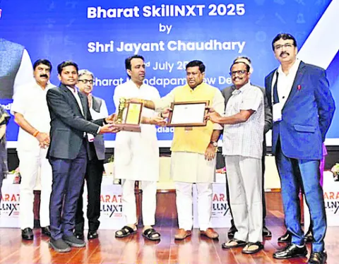 దక్షిణాదిలో ఉత్తమ సంస్థగా ప్రభుత్వ పాత ఐటీఐ 