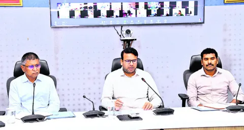 ఫిర్యాదులకు తక్షణ పరిష్కారం చూపండి 