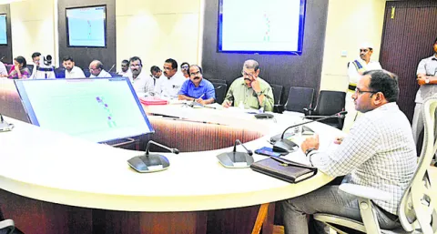 మౌలిక వసతులపై దృష్టిసారించండి